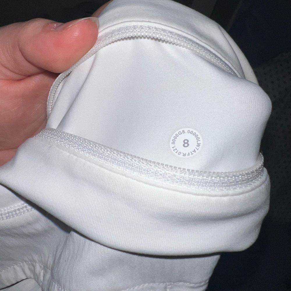 Lululemon Speed Up Shorts 2.5 in inseam - Picture 4 of 4
